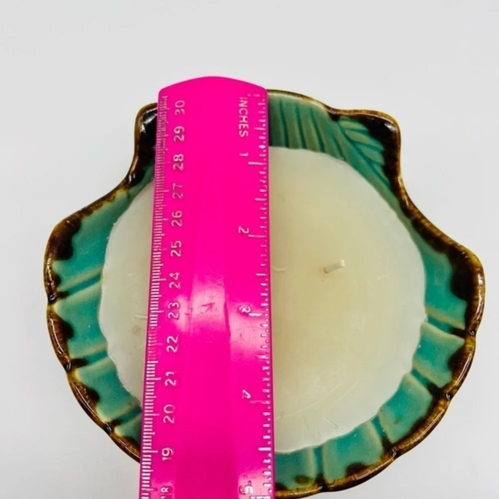 Outside insect repellent candle BEAUTIFUL shell stoneware design
